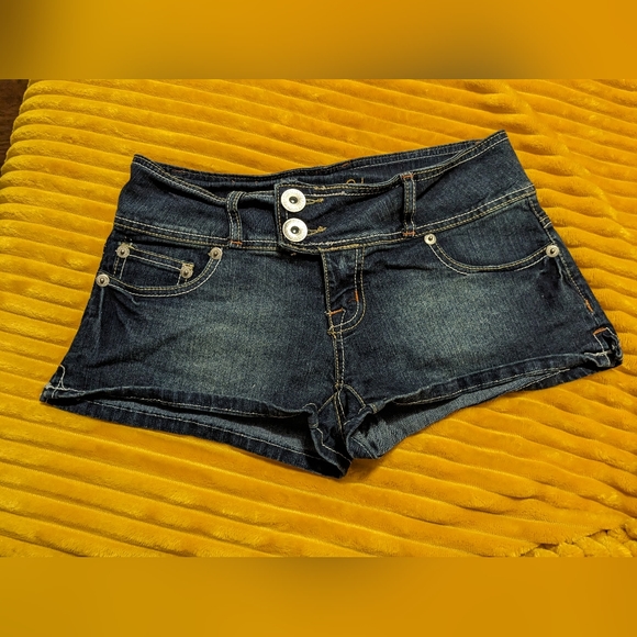 Rue 21 low rise jean shorts size 7/8 - Picture 1 of 6